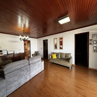 Casa com 3 dormitórios + Ponto Comercial na Caninana em Itajaí