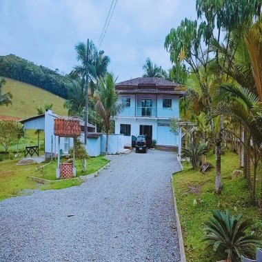 Casa de Campo c/ 1 suíte + 2 dormitórios à venda em Balneário Piçarras, terreno c/ 8.000m²